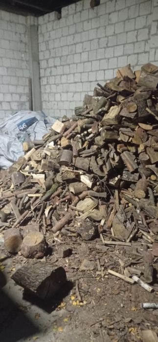 Drewno opałowe mieszane.