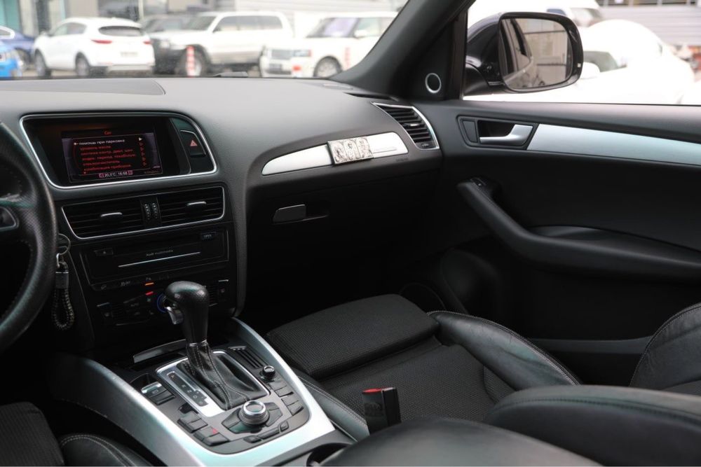 Продам Audi Q5 2012