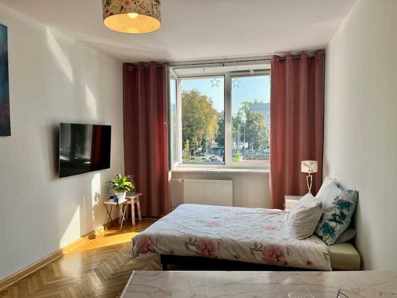 Mieszkanie 3 Pokoje Blisko Metra