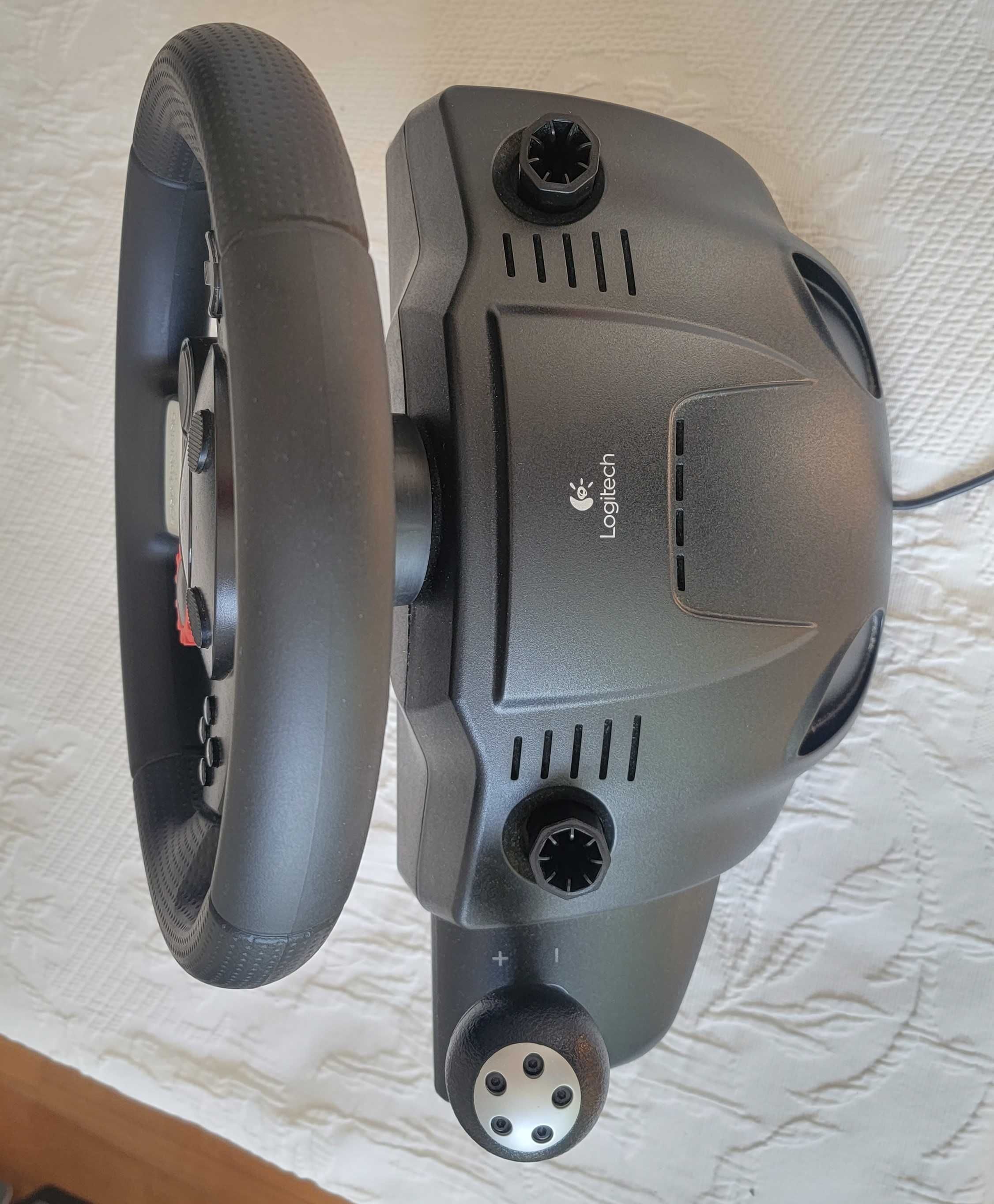 Logitech Volante e Pedal