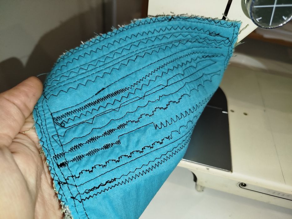 Máquina de costura refrey