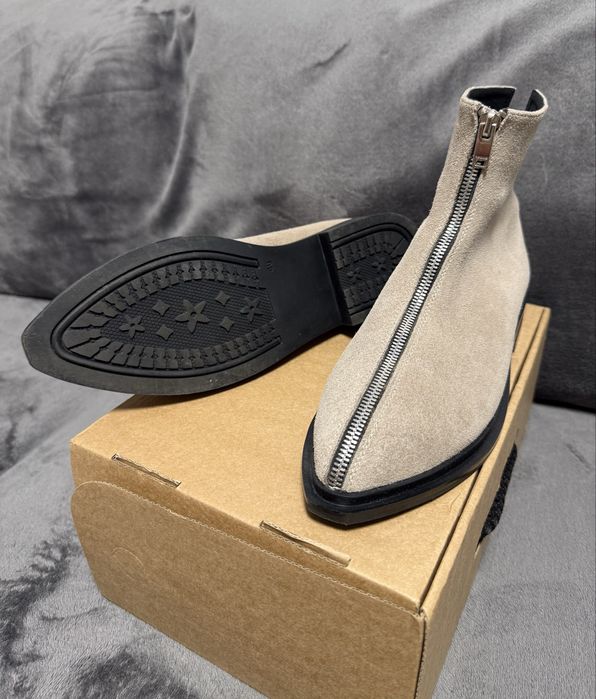 Жіночі осінні замшеві сапоги