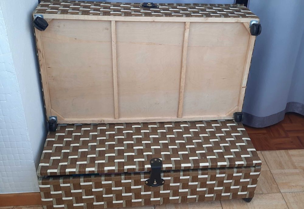 Arrumação fácil com rodas.