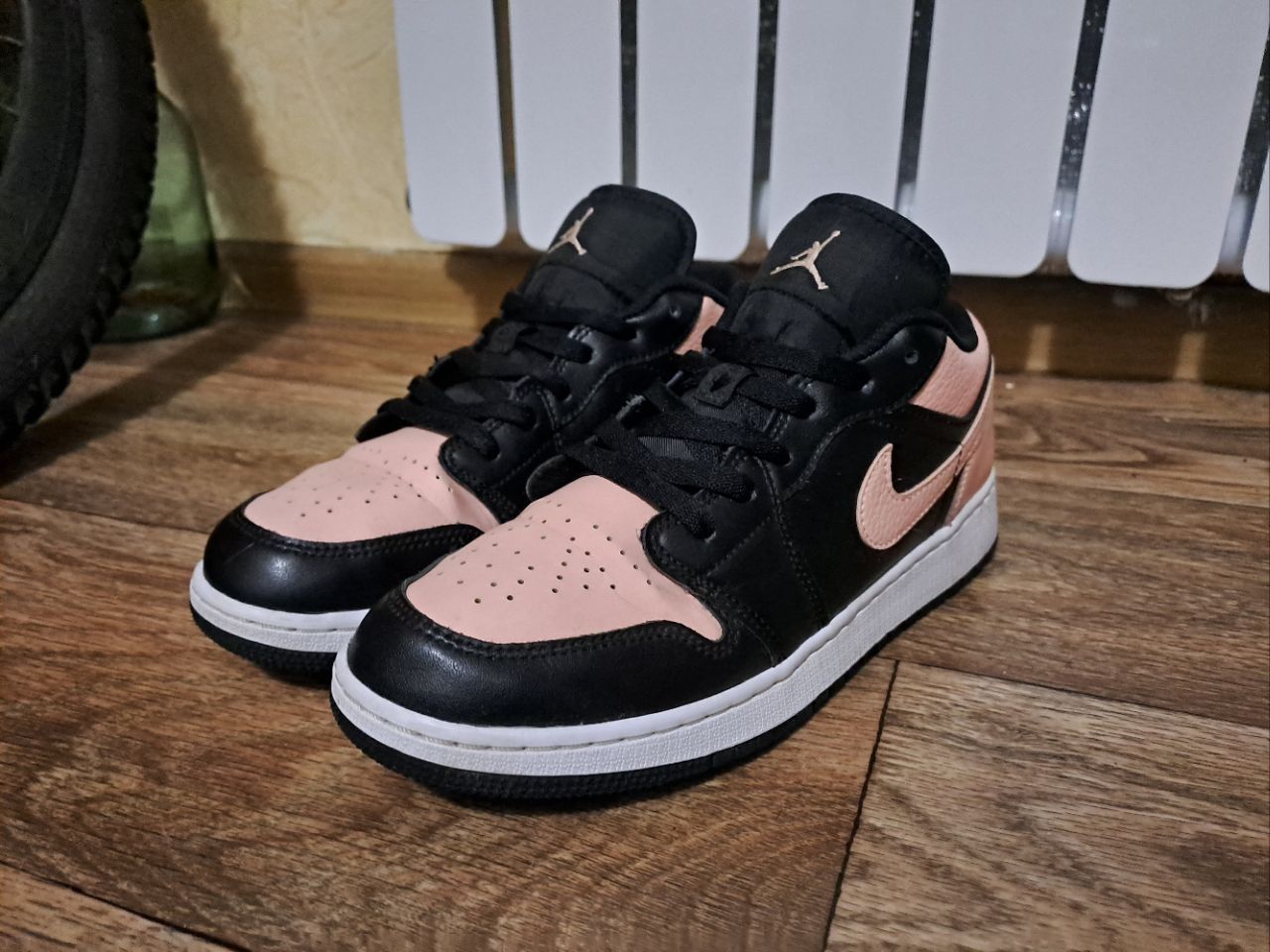 Nike AIR jordan 1 low black/pink