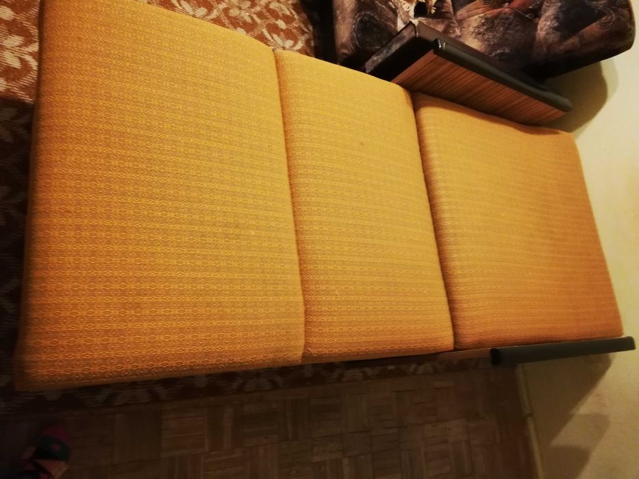 Tapczan z funkcją spania Pilne