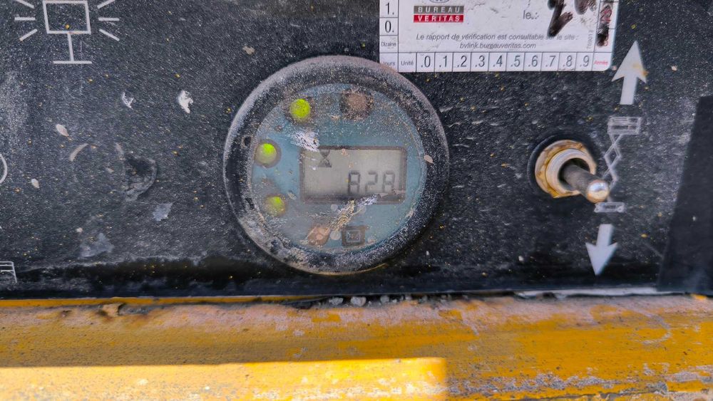 Podnośnik nożycowy zwyżka HAULOTTE Compact 8 rok 2008 cena brutto