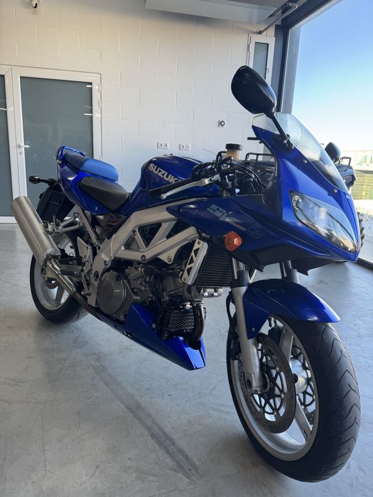Suzuki SV 1000 moto em muito bom estado