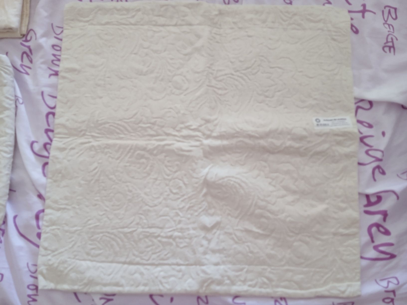 Capas para almofada, bege vários tamanhos, 2€