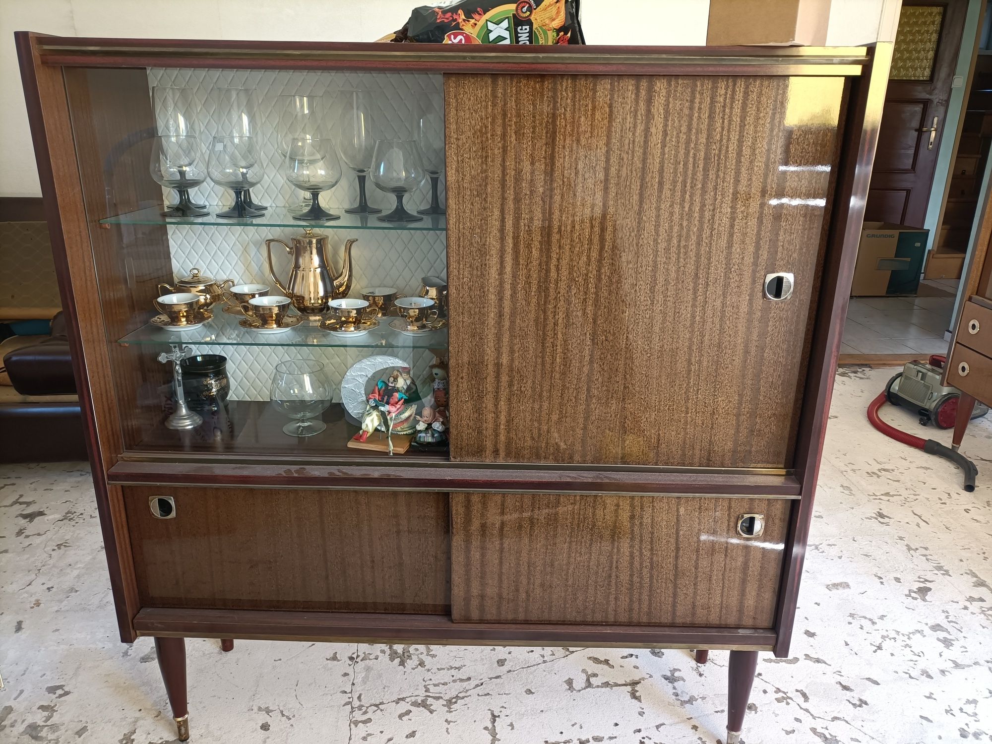 Meble retro wysoki połysk