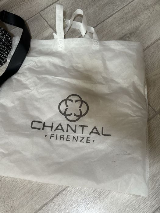 Сумка Chantal Firenze , у стилі Shanel з золотими додатками.