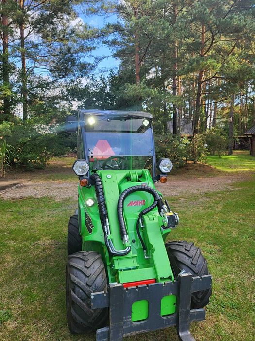 Mini ładowarka Avant 640 demo