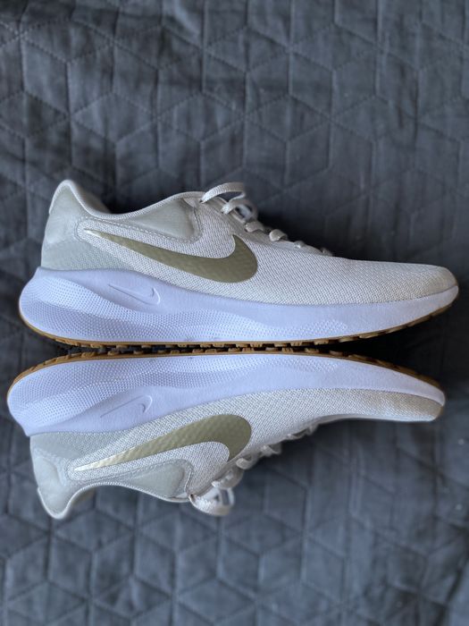 Жіночі кросівки Nike Revolution 7 для бігу