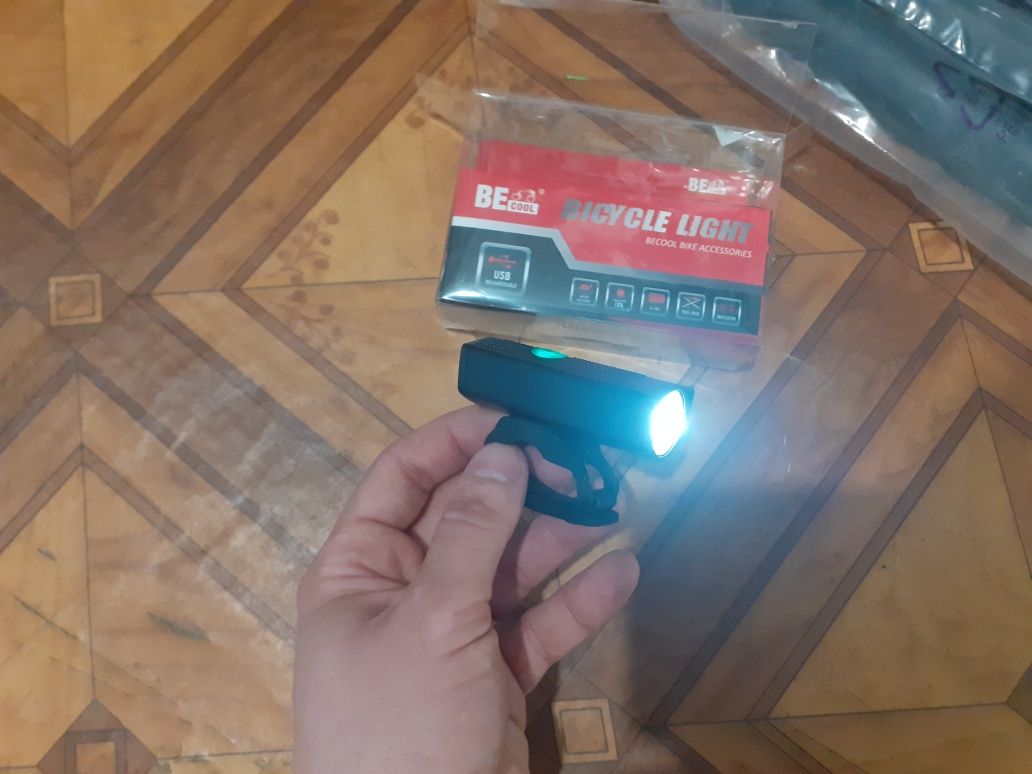 Велосипедный фонарь/фара передняя под Usb зарядку 300Lm LED.