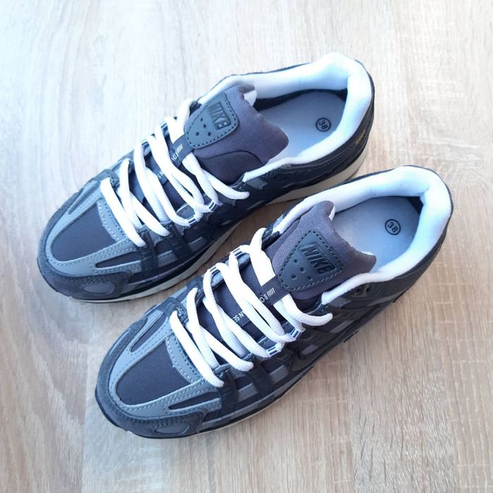 Топові жіночі кросівки Nike P-6000