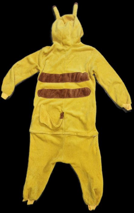 Pluszowy kombinezon Pikachu, pizama
