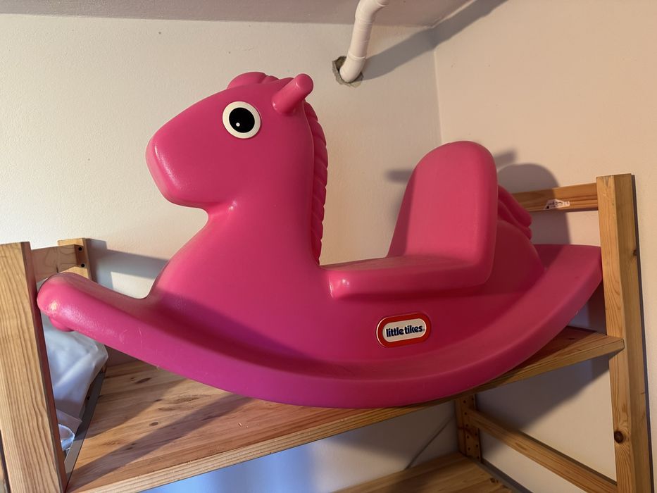 Różowy Koń na biegunach bujawka Little Tikes