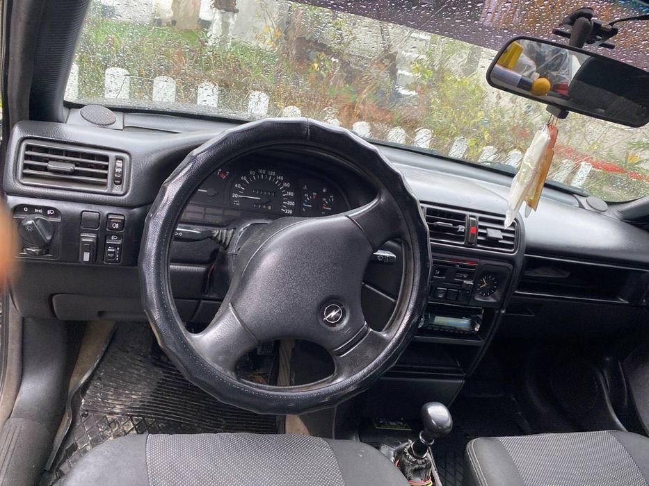 Продам Опель Вектра А 1,8 моно інжектор