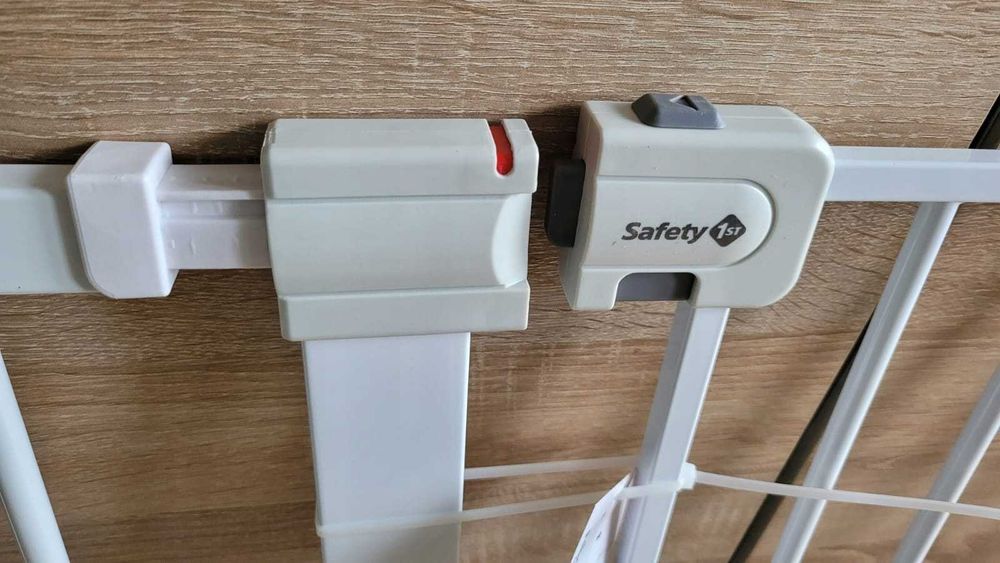 Barierka rozporowa na drzwi Safety 1st szerokość 101-108 cm