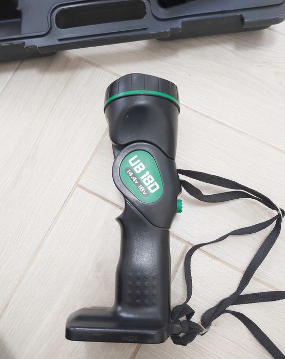 Продам дрель/шуруповерт HITACHI