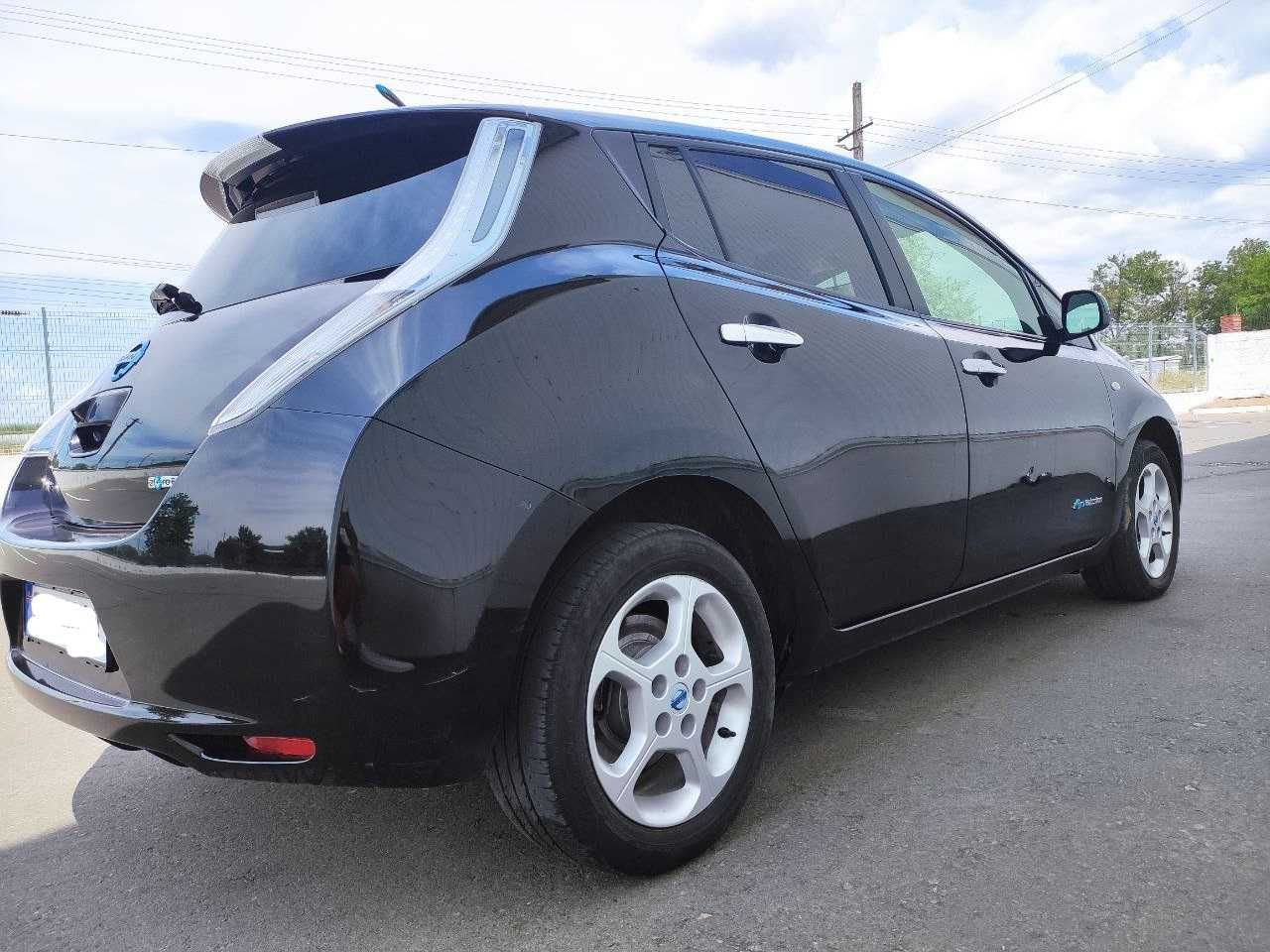 Nissan Leaf Ниссан лиф 2012