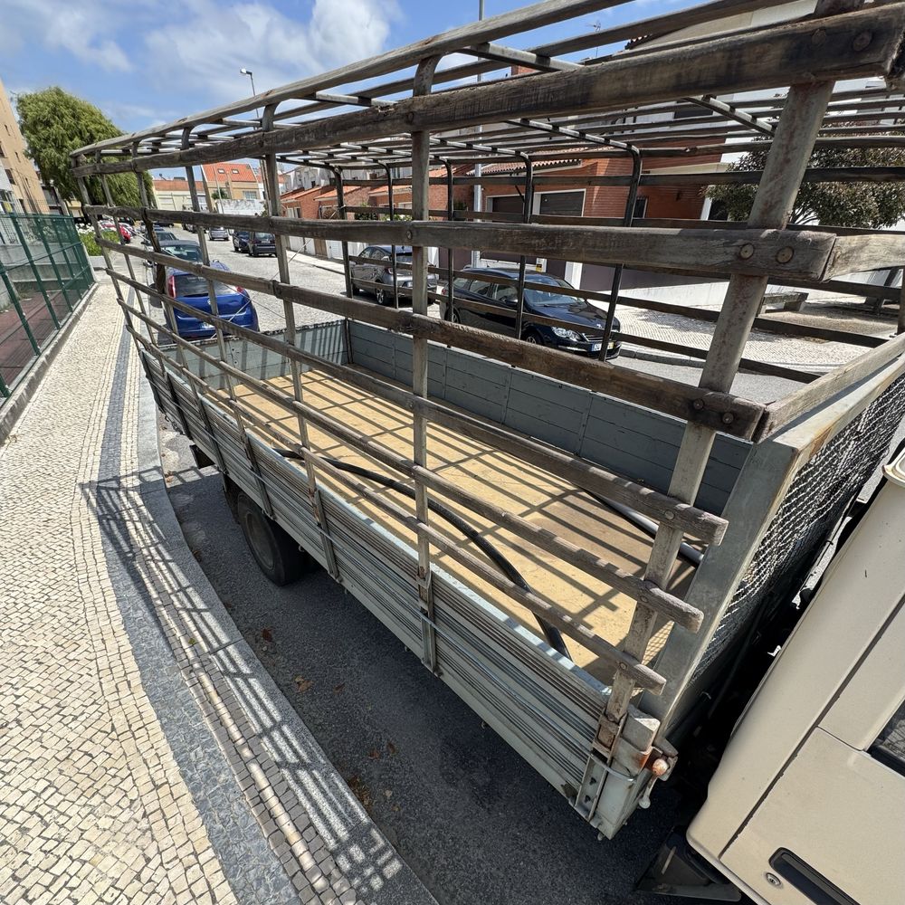 Mitsubishi Canter 3.3 Diesel - Caixa Aberta - 1 Dono - 265.000 km
