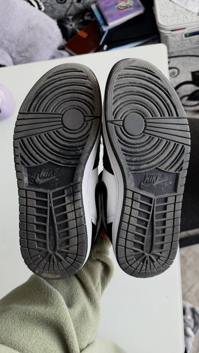 Кросівки Nike Air Jordan 1 Retro High OG Twist жіночі чорно-білі