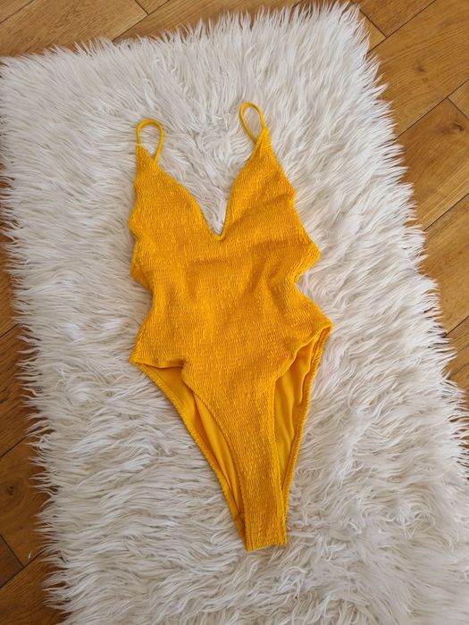 Nelly L 40 strój kąpielowy jednoczęściowy kostium mocno wycięty prążki