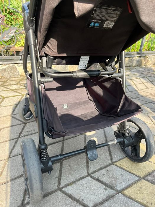 Прогулянкова коляска