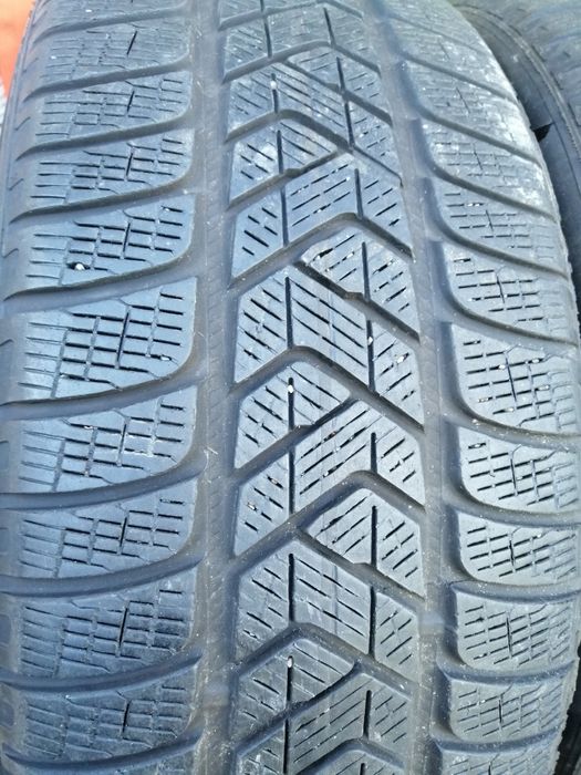 235/50R19 103H Pirelli Scorpion Winter