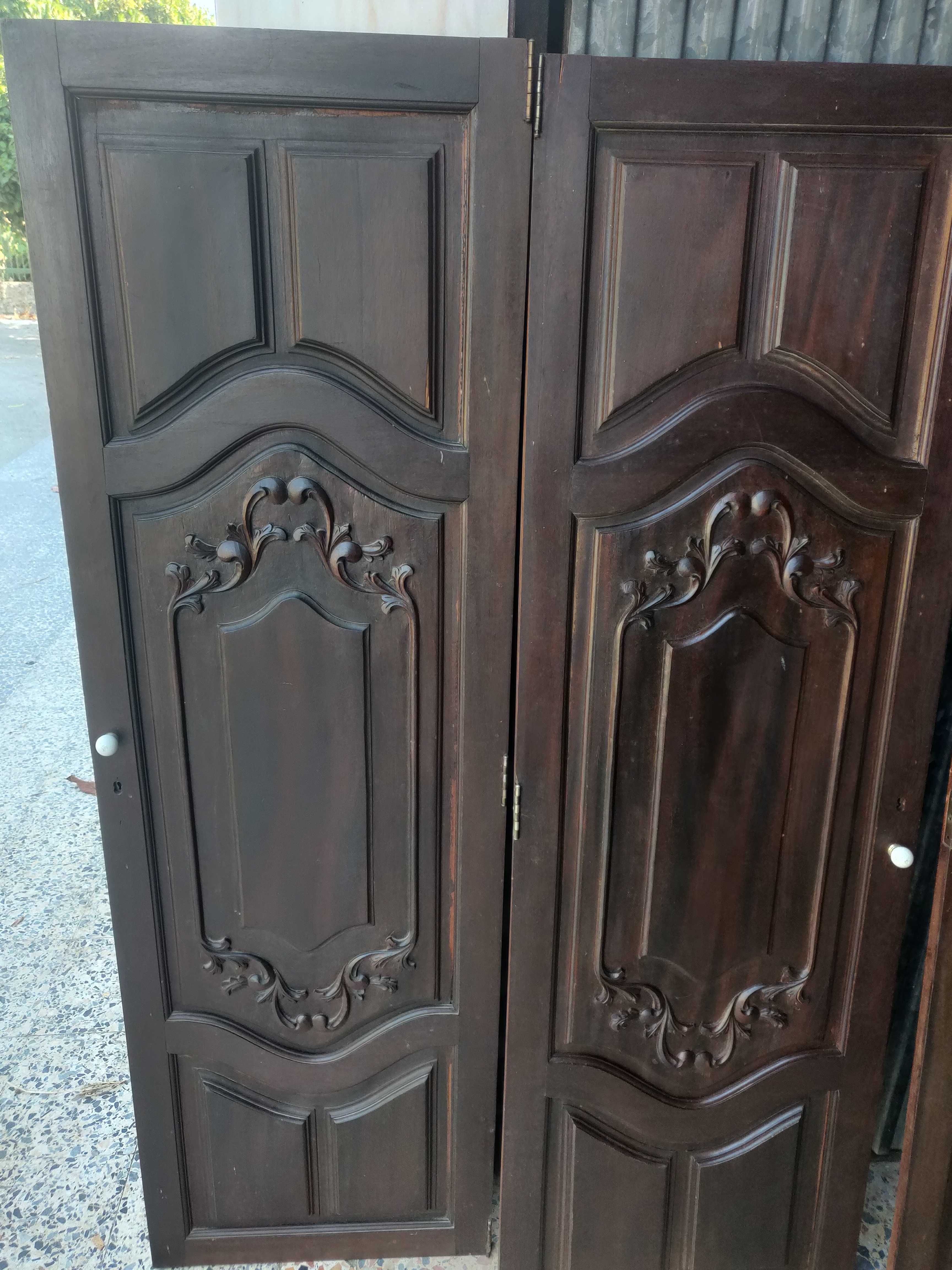 portas de madeira
