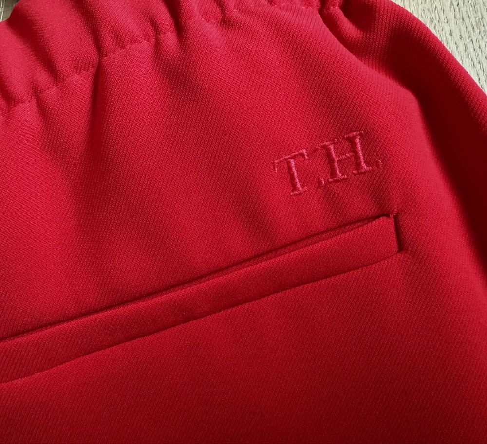 Костюм червоний Tommy Hilfiger, розмір S