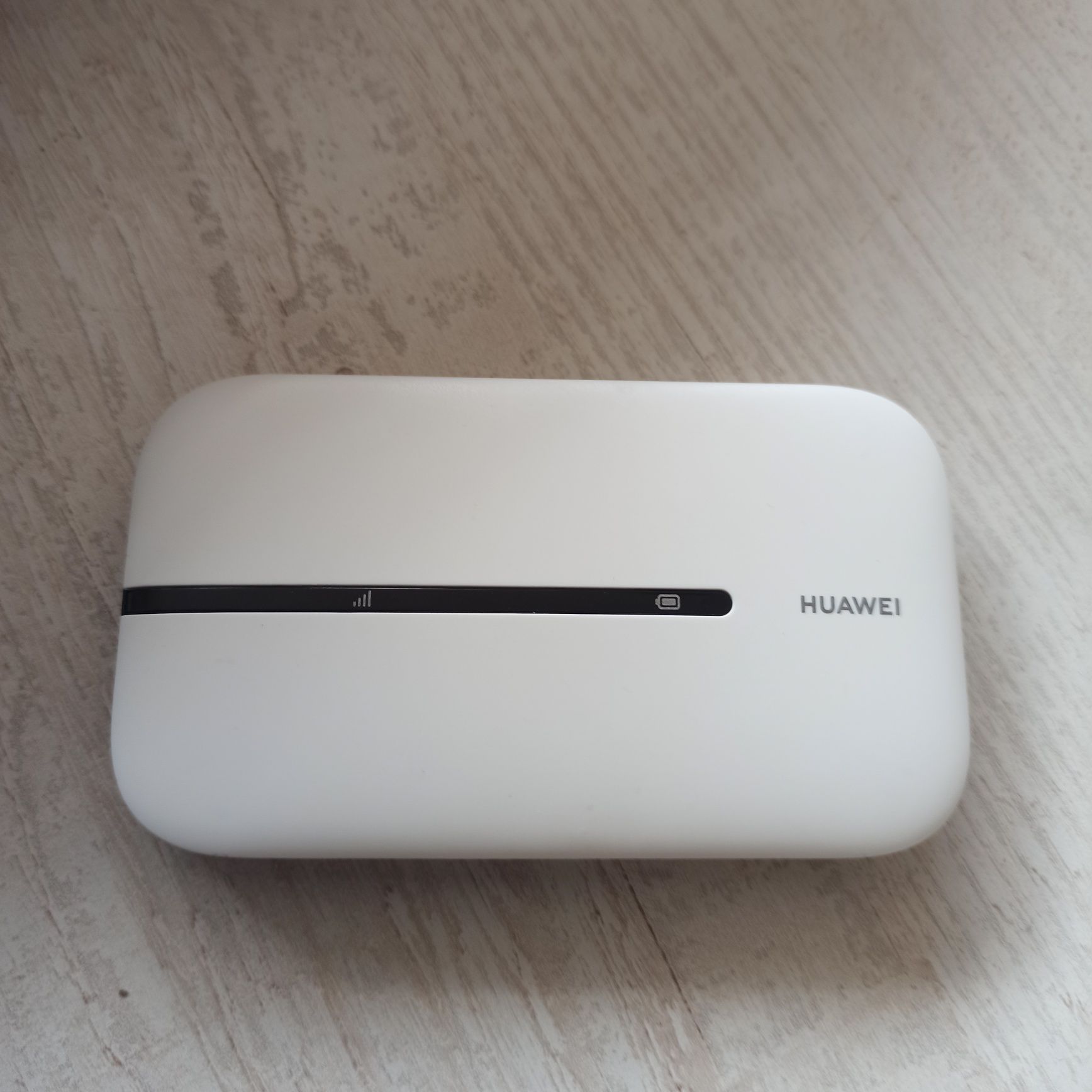 Przenośny router Huawei E5576 z futerałem
