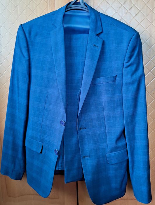 Продам костюм трійка