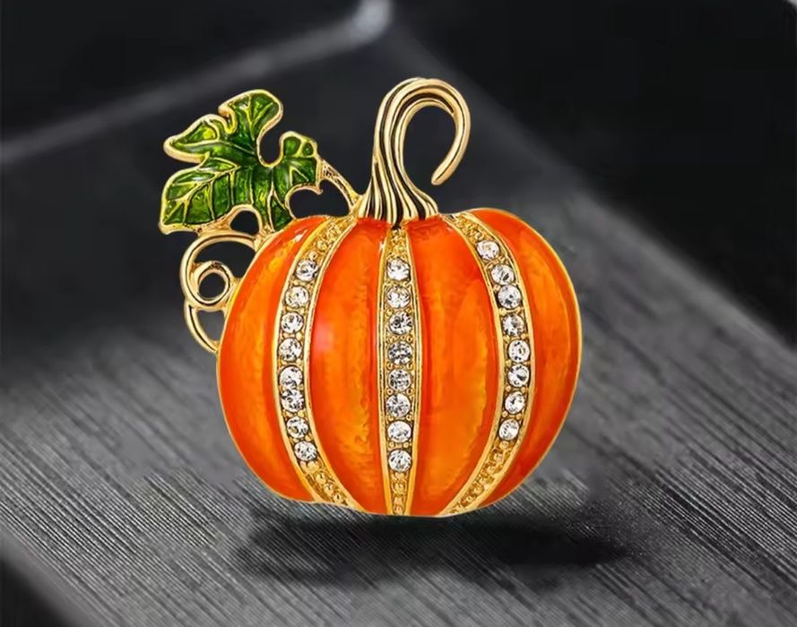 Piękna broszka dynia