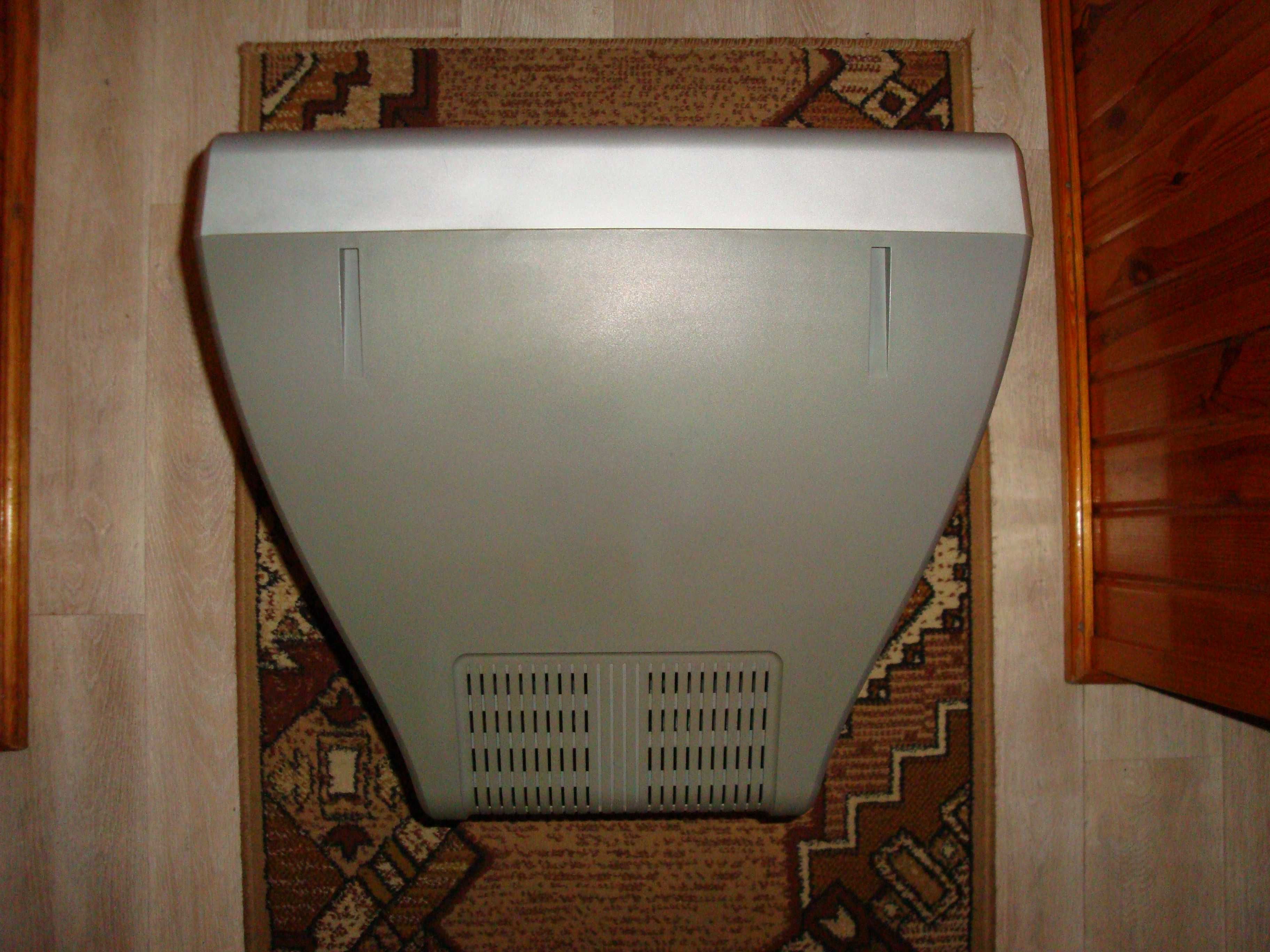 Telewizor starszej generacji, kineskopowy,  Philips 21 cali z pilotem.