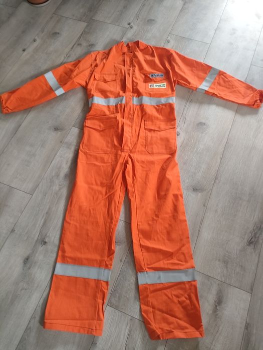Kombinezon ochronny roboczy trudnopalny wodoodporny olejoodporny L