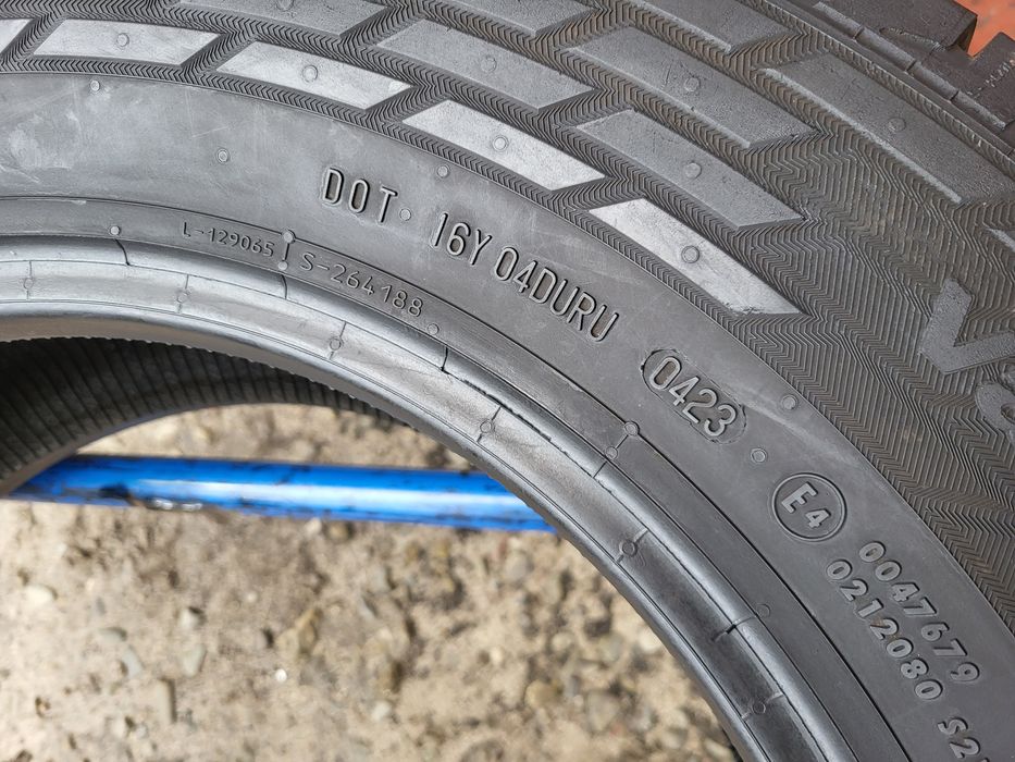 235/65/16C R16C Continental VanContact A/S Ultra 4шт ціна за 1шт шини