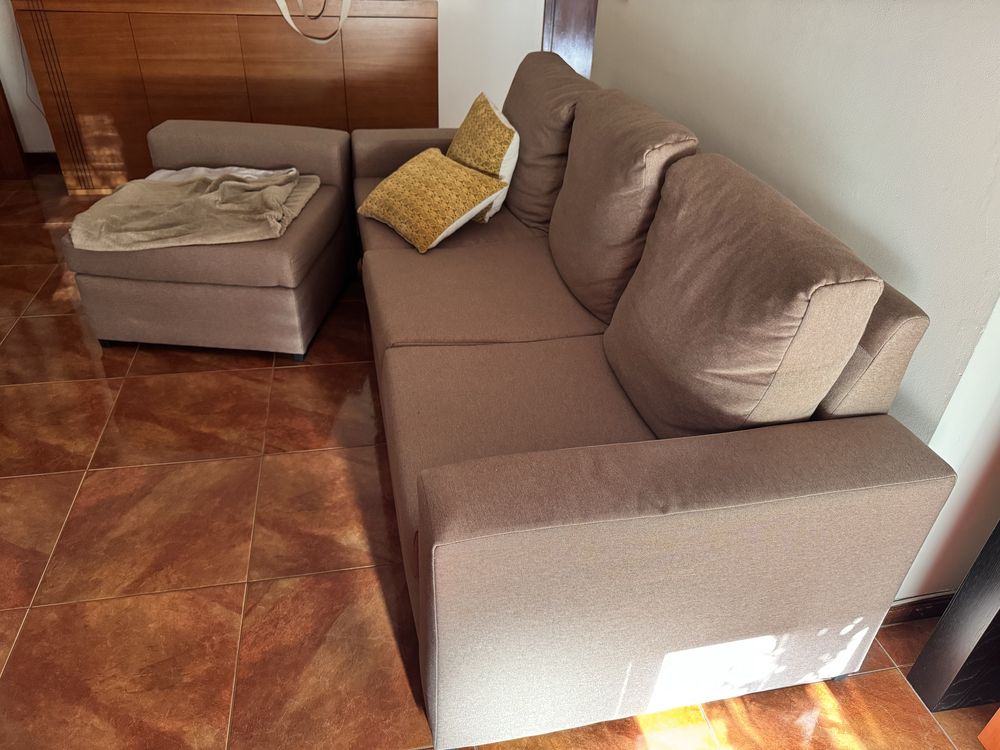 Sofa com Chaise.