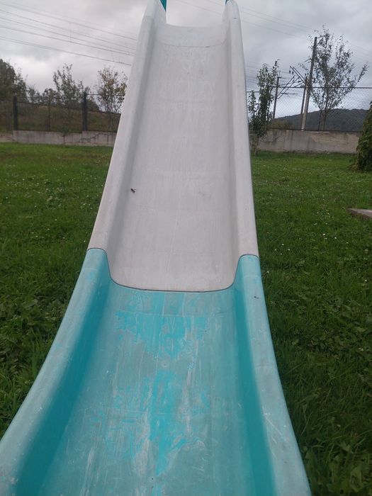 Дитяча гірка      .
