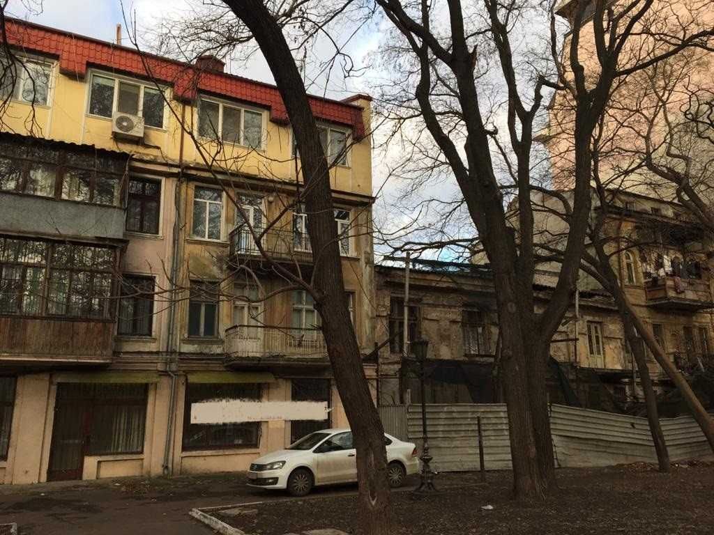 Цена снижена! Здание возле Оперного Театра! 700м2
