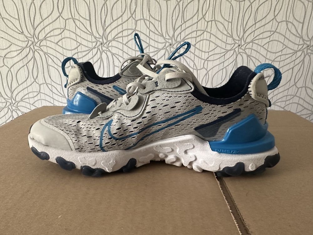 Кросівки Nike React Vision 37.5 р.