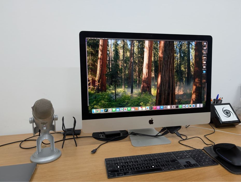 iMac 27" Retina 5K (2020) - 16GB RAM / GPU Dedicada 4GB