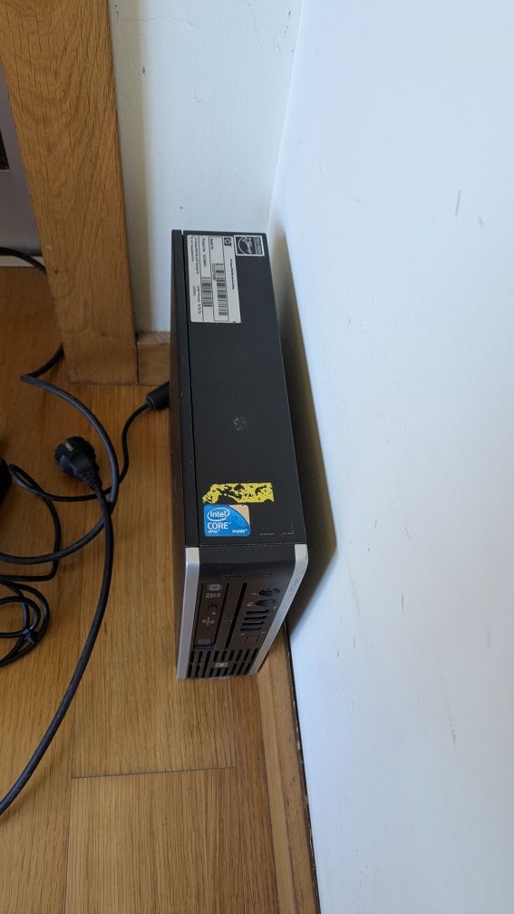 Computador torre compacta