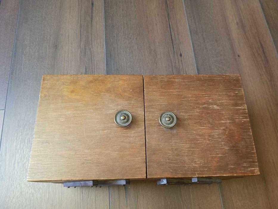 Nicarka- skrzynka na nici lub biżuterie, szkatułka