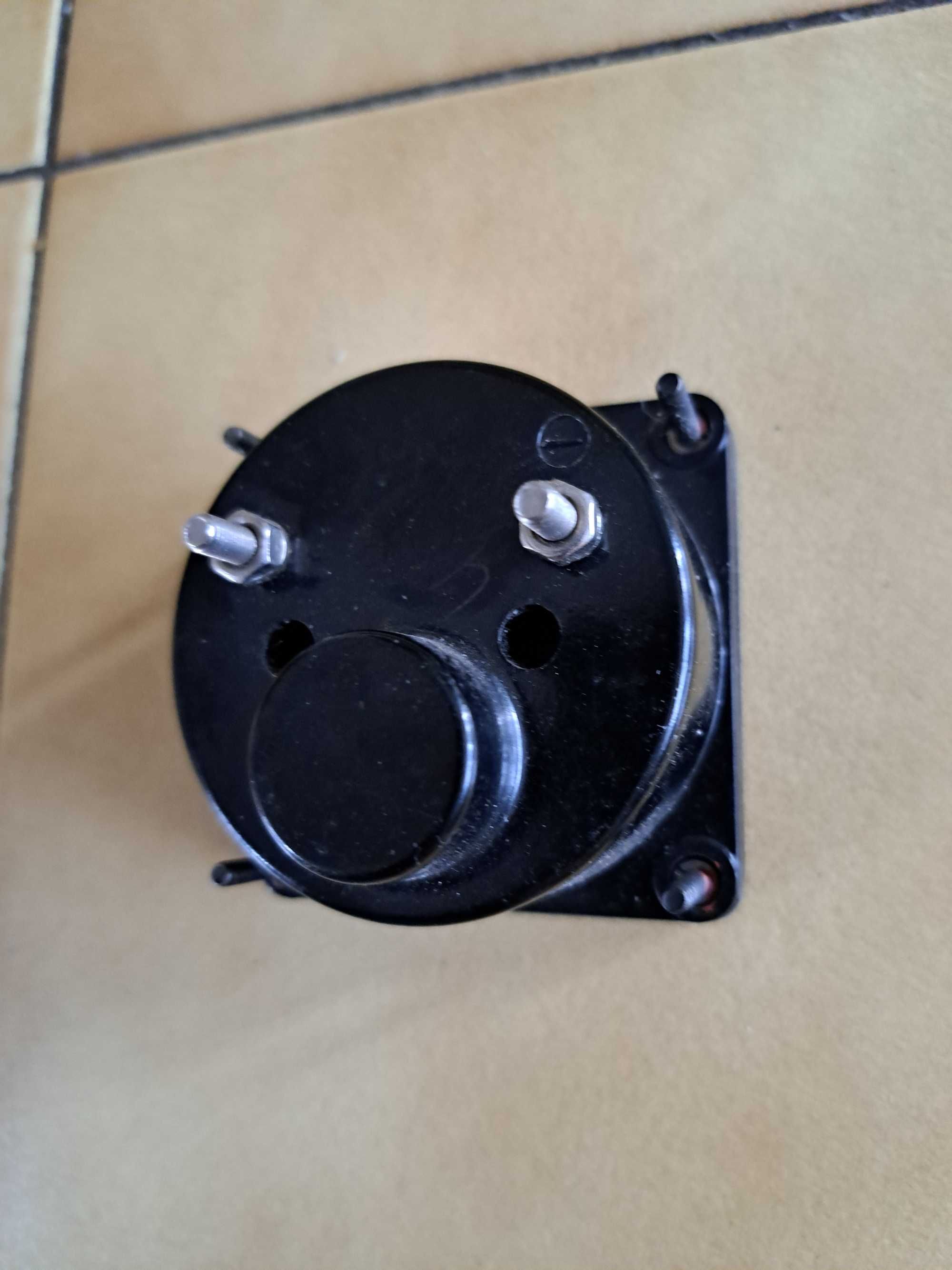 Mikroamperomierz tablicowy ferromagnetyczny NFe / 5-0-5uA, 60x60mm