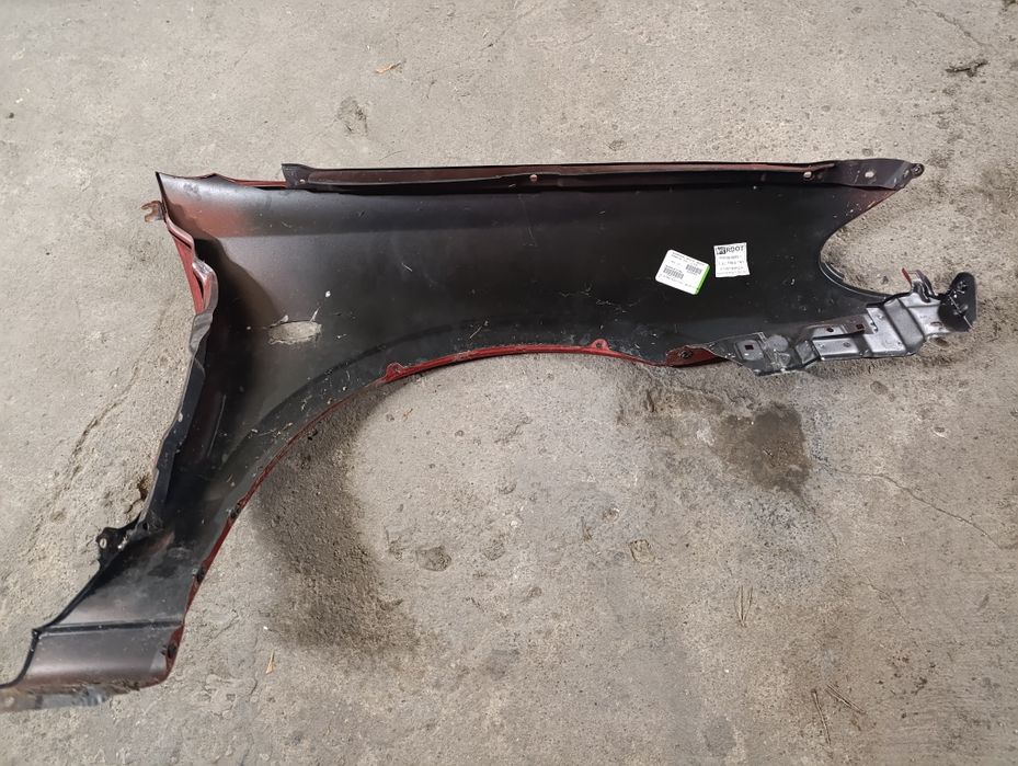 Lewy błotnik , nissan almera