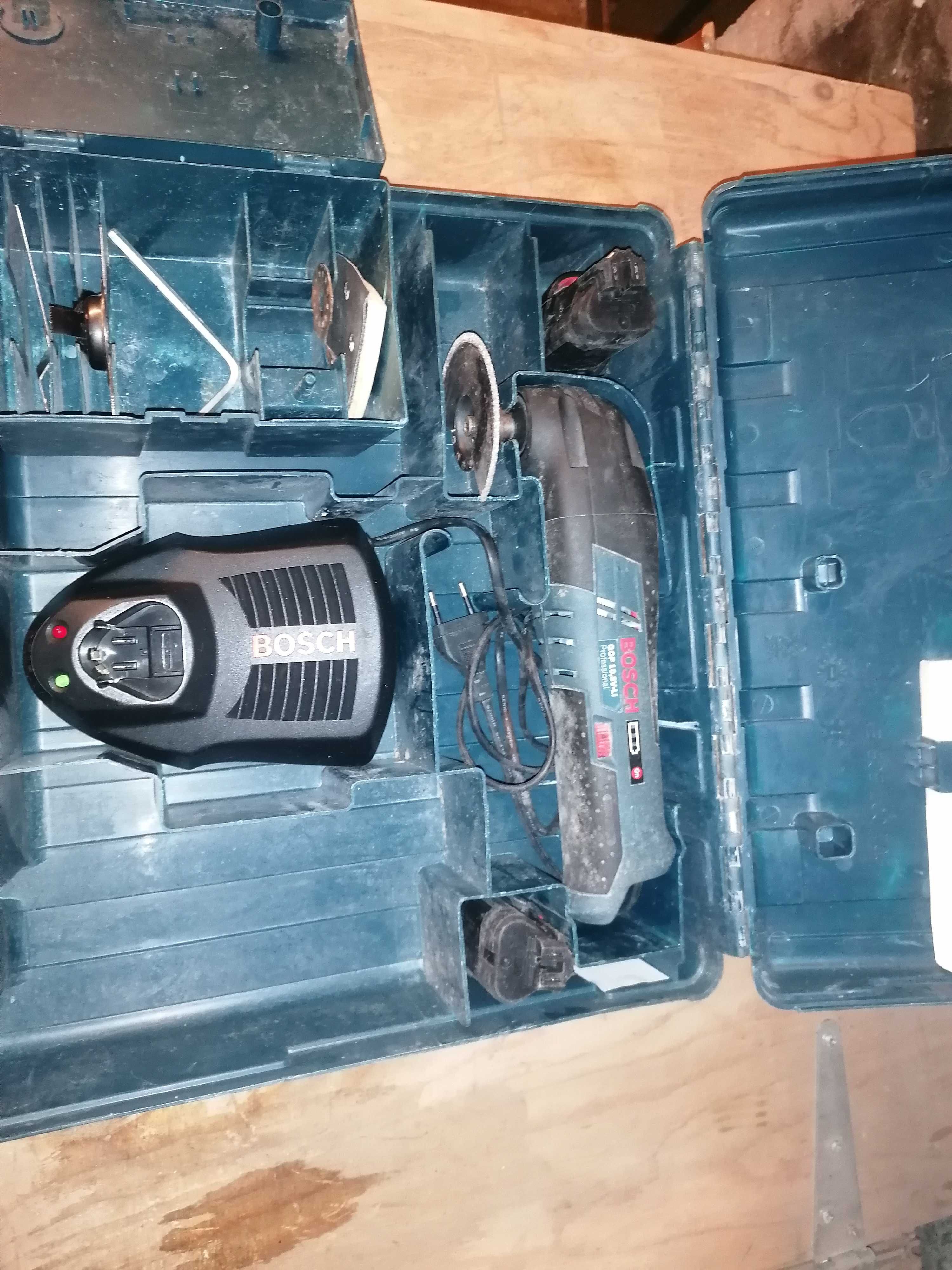 Vendo Ferramenta multifunção Profissional  Bosch GOP 10,8V LI