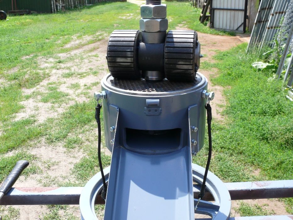 peleciarka z matrycą fi  216mm