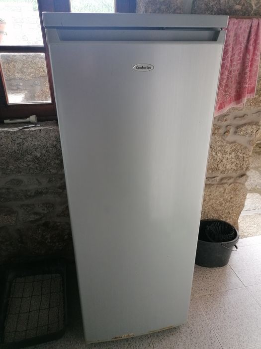 Frigorífico Confortec cinzento