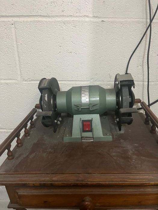 Vendo esmoril como novo